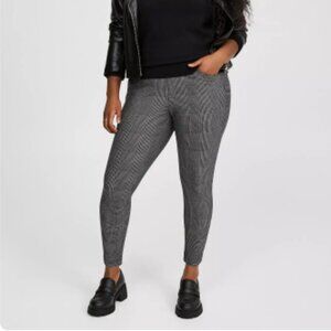 Torrid Slim Fix Pixie Luxe Ponte Skinny Pant - Size 2 NWT